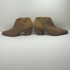 NWB Lucky Brand Zeshia Bootie Women’s Size 9.5M
